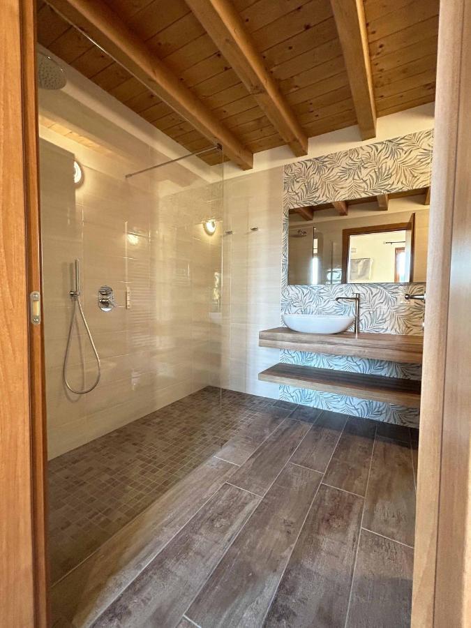 La Volpe Rossa Rooms And Apartments San Felice del Benaco Bagian luar foto