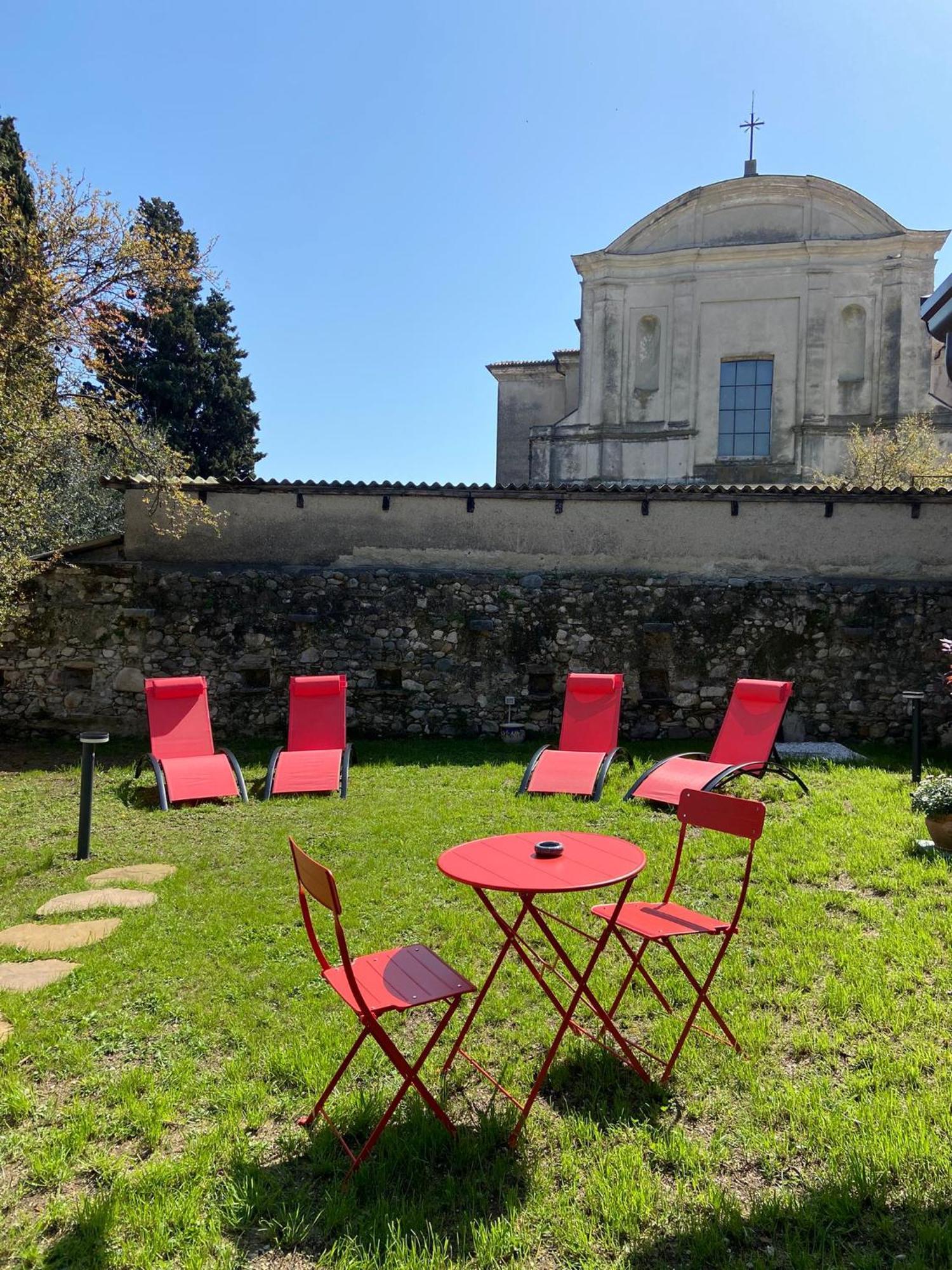 La Volpe Rossa Rooms And Apartments San Felice del Benaco Bagian luar foto